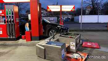 Essen/Gelsenkirchen: Fahrschüler reißt Gaszapfsäule um – Explosionsgefahr - t-online