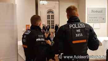 Corona-Proteste in Fulda: Stadtverordnete tagen unter Polizeischutz - Fuldaer Zeitung