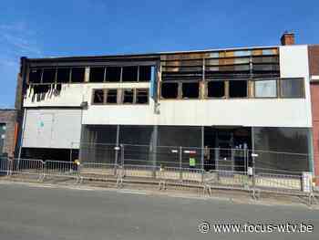 Bedrijfsbrand Izegem: gebouw reddeloos verloren - Focus en WTV