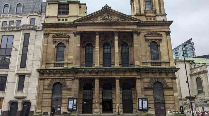 The unexpected interior of the City Temple