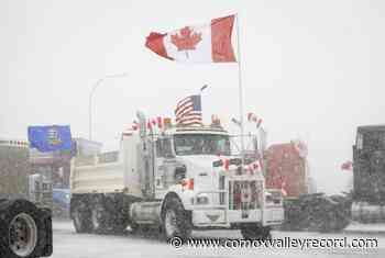 UPDATE: Talks get traffic moving again at snarled Alberta border crossing - Comox Valley Record