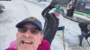 'Flowerman' and crew of volunteers shovel Comox streets | Watch News Videos Online - Globalnews.ca