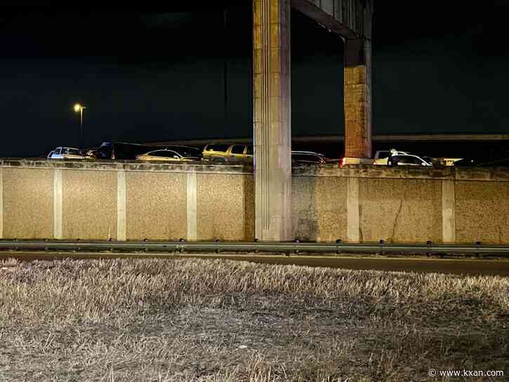 Texas freeze updates: No major injuries reported after 14-vehicle crash on I-35 in NE Austin