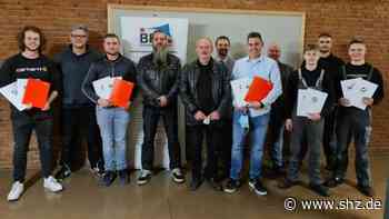Eckernförde: Freisprechung: Das sind die frisch gebackenen Kfz-Mechatroniker | shz.de - shz.de