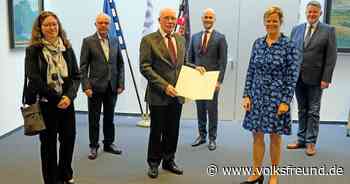 Ehrennadel RLP: Kommunalpolitiker aus Verbandsgemeinde Daun ausgezeichnet - Trierischer Volksfreund