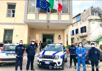 Sindaco di Bacoli dona auto alla polizia locale di Pomigliano: "Siamo vicini alla città" - laProvinciaOnline.info