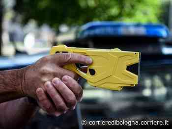 Modena, taser agli agenti di polizia. Il sindacato: «Necessità indifferibile» - Corriere della Sera