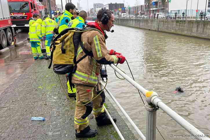 Brandweer op zoek naar drenkeling in Brussels Kanaal