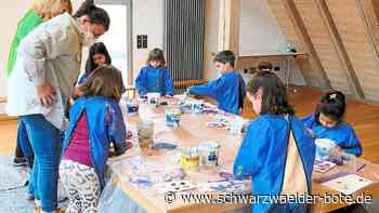 Gemalte Gärten für die Seele: Kunstaktion verbindet in Haiterbach Kinder und Senioren