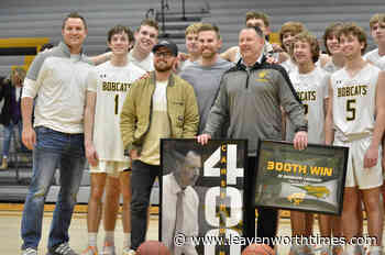 Bobcats basketball coach Michael McBride wins 400th career game, 300th at Basehor-Linwood – Leavenworth Times - Leavenworth Times