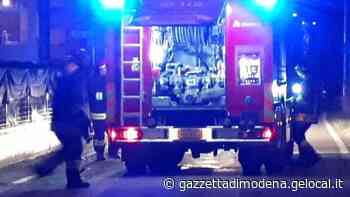 Maranello. Appartamento a fuoco nella notte Venti famiglie scendono in strada - La Gazzetta di Modena