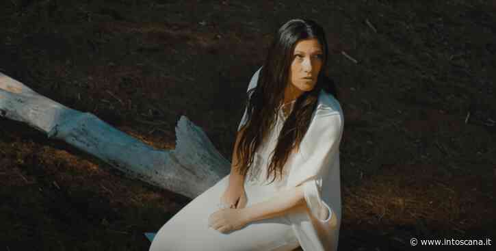 Sanremo, Elisa ha scelto la pineta di Cecina per il video della sua "O forse sei tu" - intoscana - inToscana