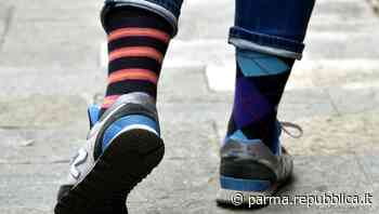 Parma, la Giornata dei calzini spaiati - foto - La Repubblica