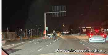 Violento scontro moto - auto ad Arco, ferito centauro 37 enne - la VOCE del TRENTINO
