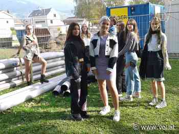 Bildgewaltige Präsentation der Mode - VOL.AT