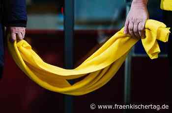 Bündnis „Buntes Bamberg“ setzt mit Menschenkette in der Innenstadt ein Zeichen gegen Verschwörungsmythen und Hetze bei Stay Awake - Fränkischer Tag