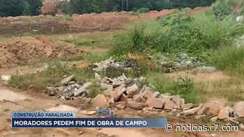 Moradores de Sarzedo (MG) denunciam obra inacabada - Minas Gerais - R7