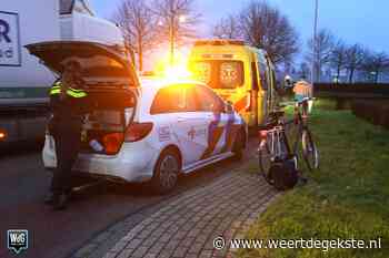 Fietser botst tegen zijkant van auto op rotonde Kampershoek - Weertdegekste.nl