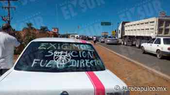 Bloquean transportistas la carretera federal en Teloloapan en contra del nombramiento de la delegada - El Sur de Acapulco