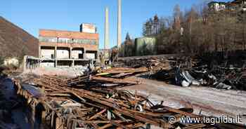 Abbattimento della ex-vetreria: giù l'ala nord - La Guida - LaGuida.it