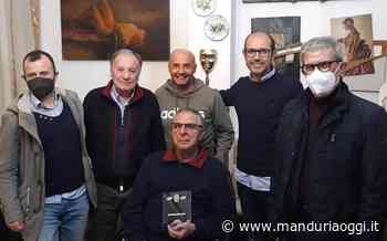 MANDURIA - 27 anni dopo la storica promozione in Eccellenza, mister Tonino Venezia, Paolino Pugliese e Giovanni Gravina hanno incontrato il presidente Vincenzo Stranieri - ManduriaOggi