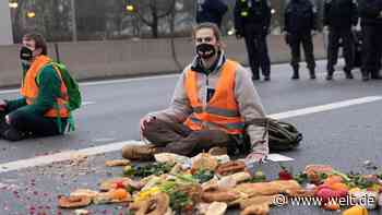 Berlin und Hamburg: Aktivisten blockieren erneut Verkehr, werfen Essen auf die Straße - WELT - WELT