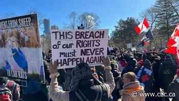Trucks block major intersection in Toronto as hundreds demonstrate against vaccine mandates
