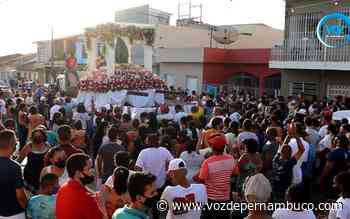 Fiéis acompanham carreata de Nossa Senhora da Soledade em Lagoa do Carro - Voz de Pernambuco