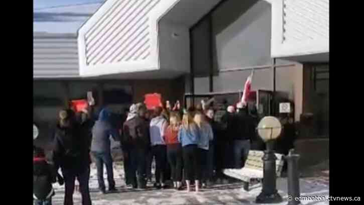 'Cease immediately': Alta. education minister calls for end to COVID-19 protests at schools