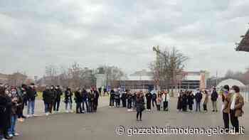 Modena. Studenti in piazza contro la nuova maturità «Impossibile sostenere la seconda prova» - La Gazzetta di Modena