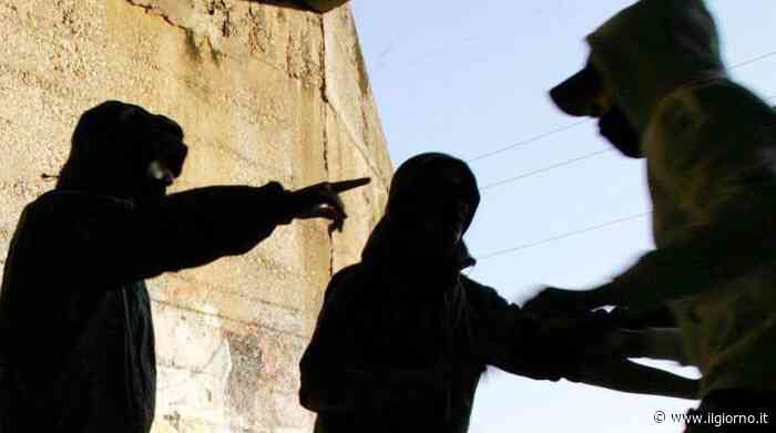 Lecco, scoppia rissa tra giovanissimi. I condomini riprendono le botte - IL GIORNO