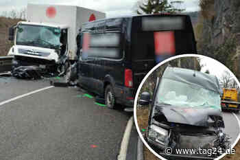 Schwerer Unfall in Euskirchen: 20-Jähriger kracht auf regennasser Straße frontal in Lkw - TAG24