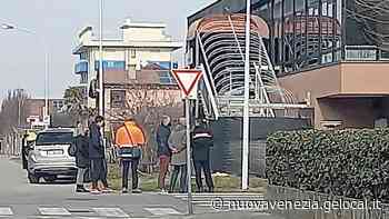 Ex hotel Nuovo Express di Jesolo, le porte saranno murate dopo il sopralluogo della polizia - La Nuova Venezia