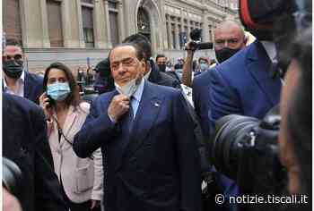 Berlusconi dimesso dal San Raffaele, torna ad Arcore - Tiscali.it