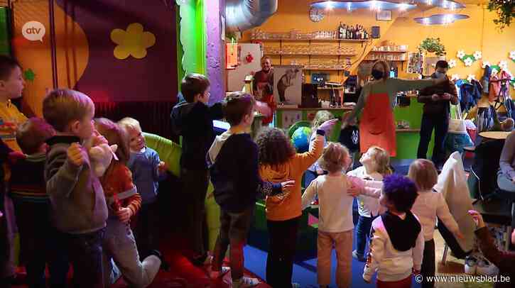 Razenddruk in binnenspeeltuinen: “Over een half uur zou er plaats zijn voor ons”