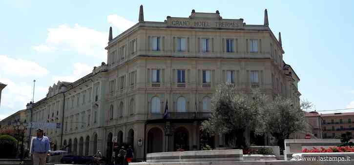 Tutti contro tutti sul Grand Hotel Terme, Acqui aspetta soluzioni, la politica litiga - La Stampa