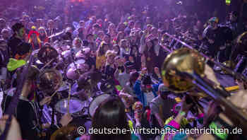 Die Welt schafft die Corona-Beschränkungen ab