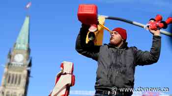 Ottawa under 'siege,' officials say, as mayor asks for more help