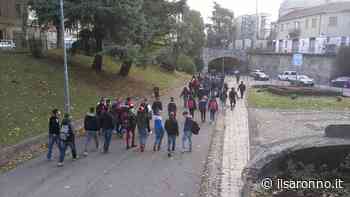 Saronno, studentesse spaventate alla fermata del pullman. L'appello dei genitori - ilSaronno
