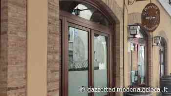 Vignola. Allontana i clienti, barista colpito alla testa - La Gazzetta di Modena