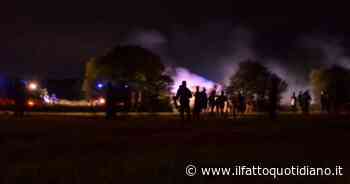 Modena, fermato sul nascere un rave party in un’ex fabbrica abbandonata: 156 identificati - Il Fatto Quotidiano