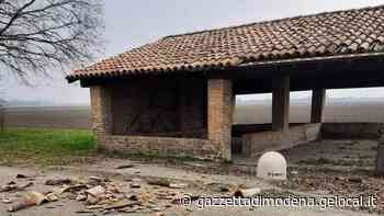 Nonantola. Rubano e spaccano le tegole dell'edificio storico - La Gazzetta di Modena