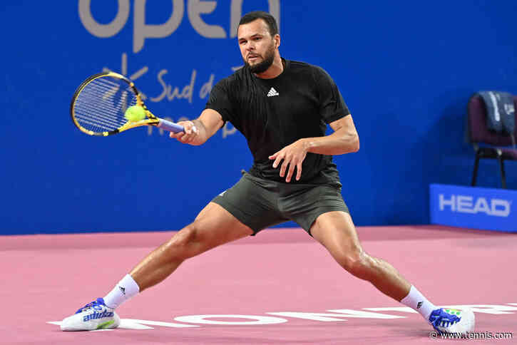 Sizzling Shots: Jo-Wilfried Tsonga makes it rain in his home country - Tennis Magazine