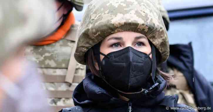 Außenministerin Baerbock an der Frontlinie in Ostukraine