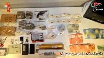 Sgominata una banda di spacciatori attiva da anni, 19 arresti all'alba. Sequestrate anche armi - ModenaToday