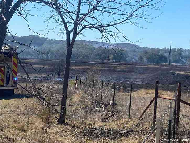 Active 10 to 15-acre fire burning in Spicewood Tuesday