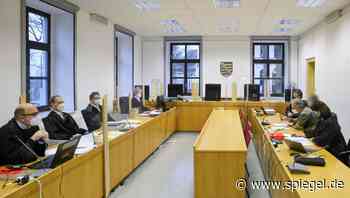 Prozess um Brandstiftung: Chemnitzer »Mangal«-Wirt will sein Restaurant nicht selbst angezündet haben - DER SPIEGEL