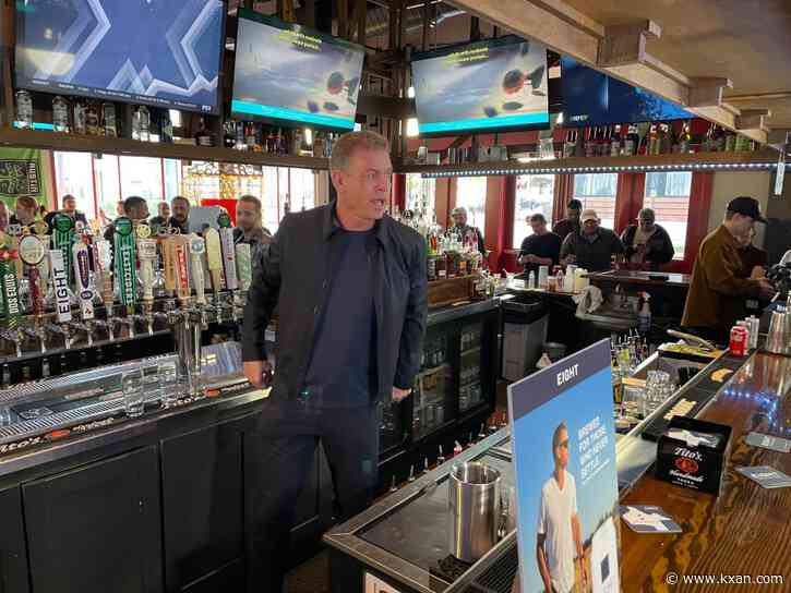 Dallas Cowboys legend Troy Aikman debuts new beer in Texas