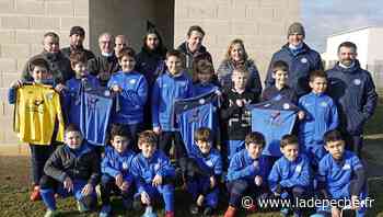 Caussade. Des maillots tout neufs pour l’école de foot - ladepeche.fr
