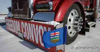 Tow companies reluctant to haul away vehicles hampering Alberta border blockade: RCMP